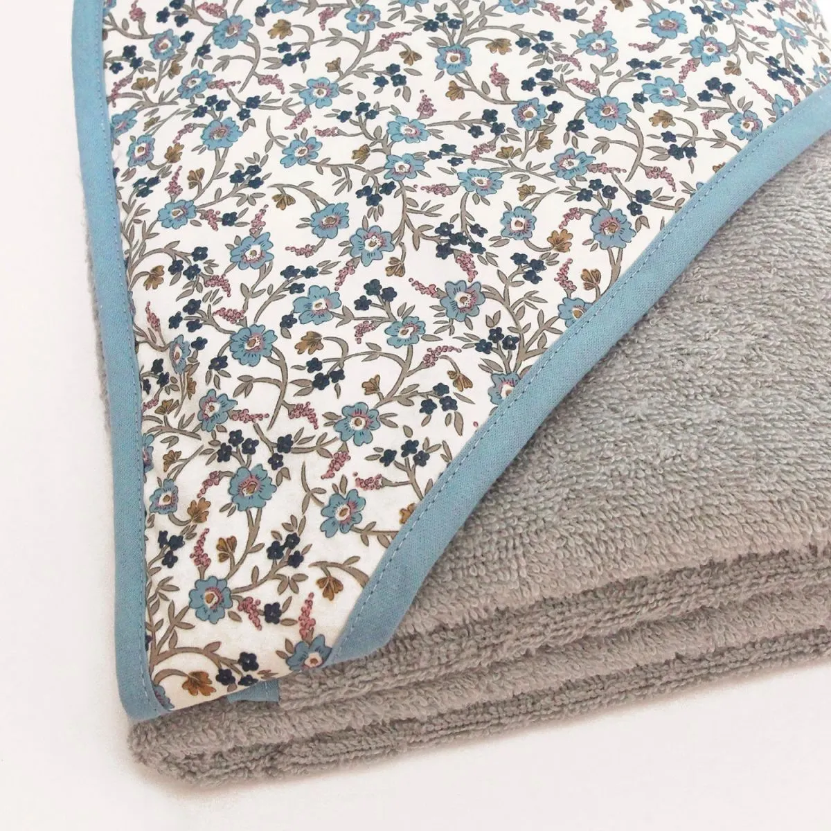 Barnabé aime le café Bath Towel Prune
